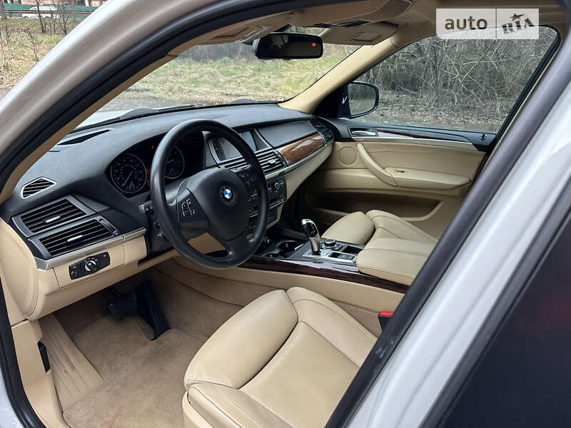 Позашляховик / Кросовер BMW X5 2012 в Рівному