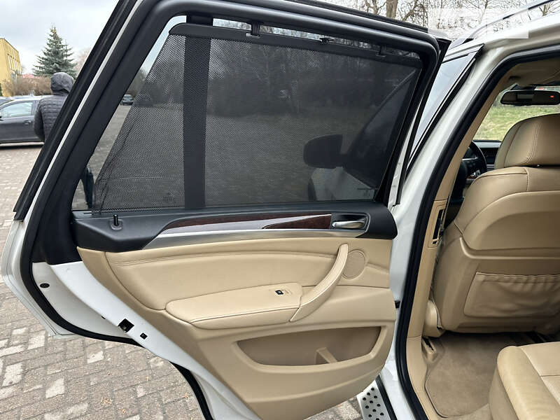 Позашляховик / Кросовер BMW X5 2012 в Рівному