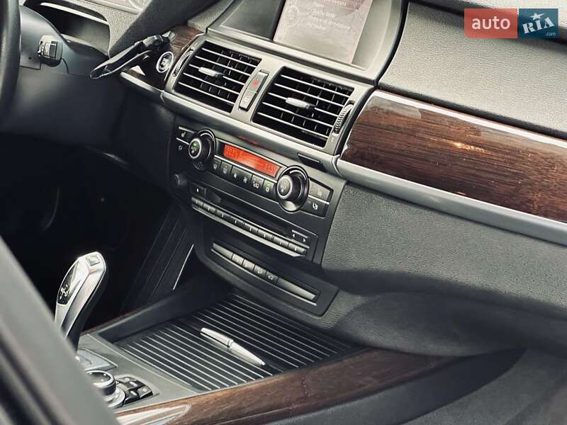 Внедорожник / Кроссовер BMW X5 2011 в Киеве