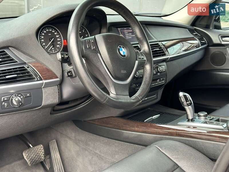 Внедорожник / Кроссовер BMW X5 2011 в Киеве