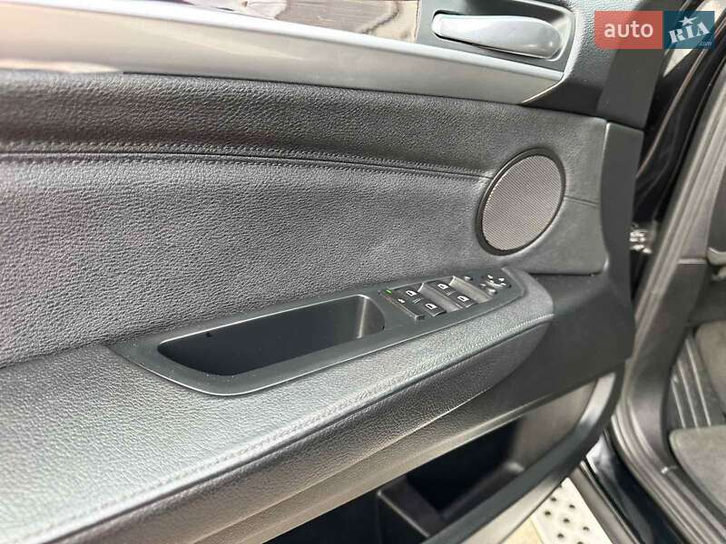 Внедорожник / Кроссовер BMW X5 2011 в Киеве