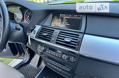 Внедорожник / Кроссовер BMW X5 2010 в Звягеле