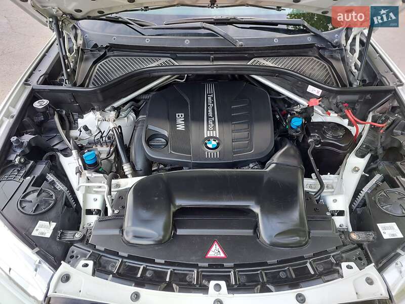 Позашляховик / Кросовер BMW X5 2014 в Миколаєві