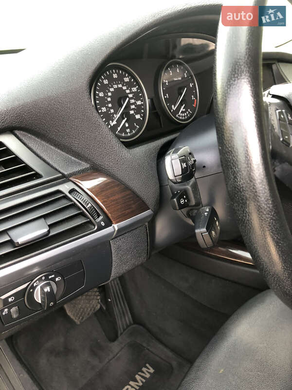 Внедорожник / Кроссовер BMW X5 2011 в Львове