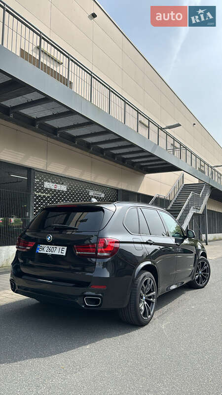 Внедорожник / Кроссовер BMW X5 2016 в Вараше