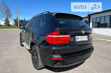 Внедорожник / Кроссовер BMW X5 2010 в Ровно