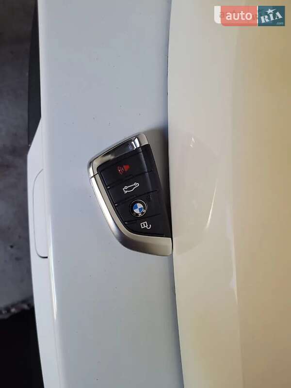 Позашляховик / Кросовер BMW X5 2014 в Кривому Розі