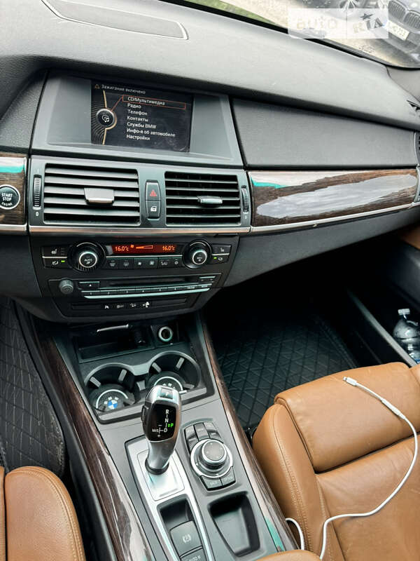 Позашляховик / Кросовер BMW X5 2009 в Рівному