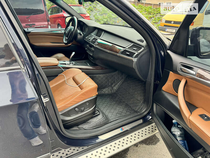 Позашляховик / Кросовер BMW X5 2009 в Рівному