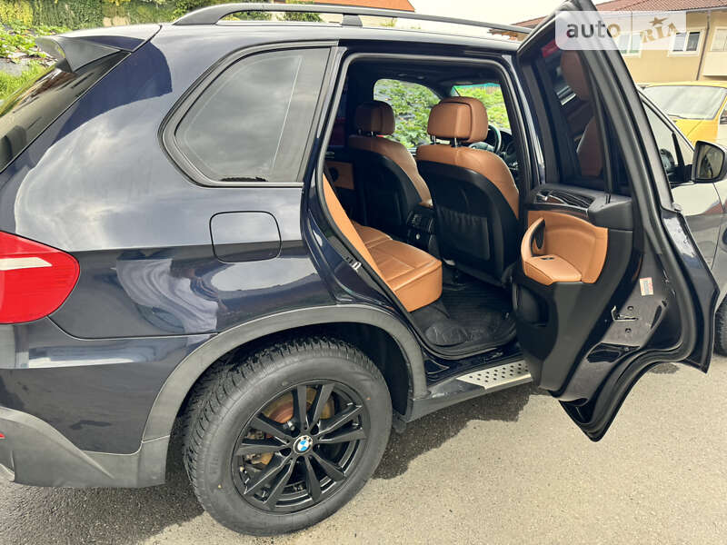 Позашляховик / Кросовер BMW X5 2009 в Рівному