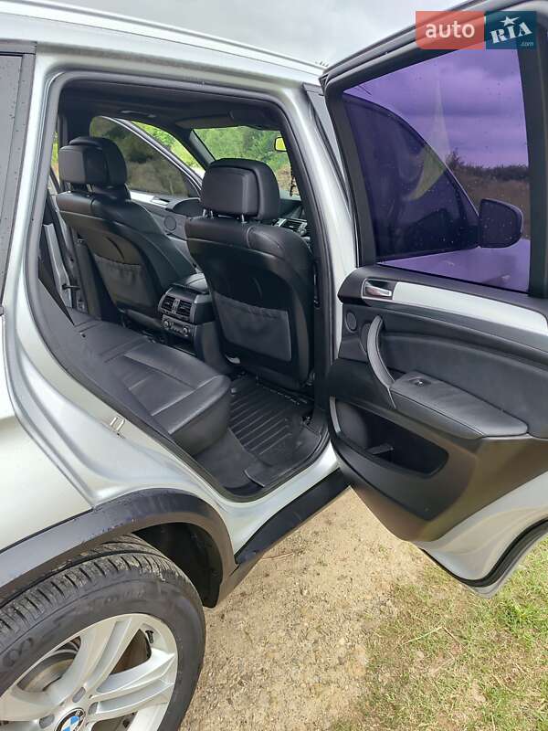 Внедорожник / Кроссовер BMW X5 2010 в Самборе