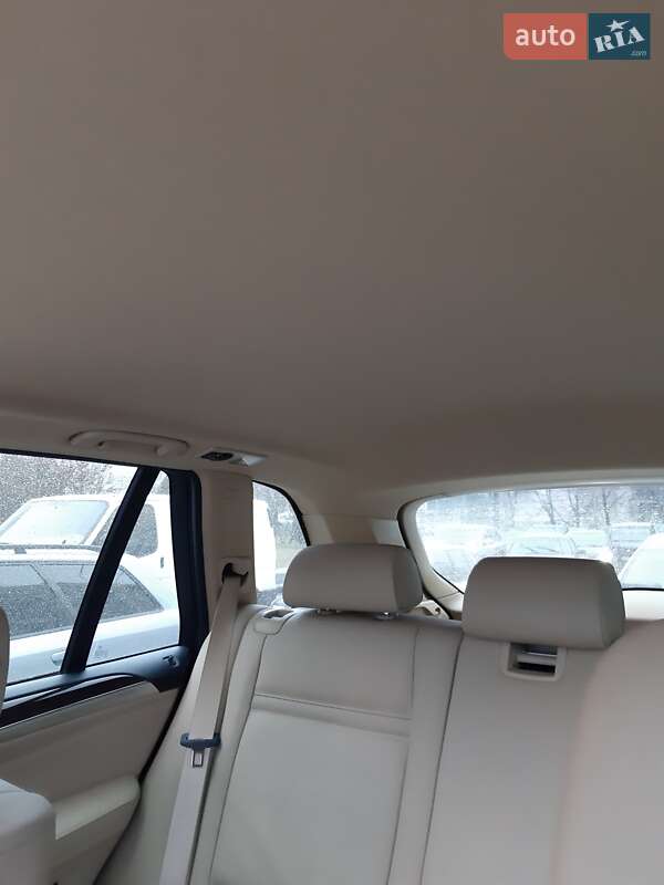 Позашляховик / Кросовер BMW X5 2013 в Києві