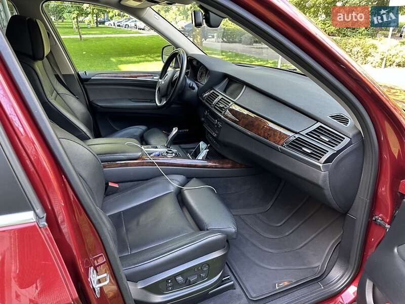 Позашляховик / Кросовер BMW X5 2013 в Києві