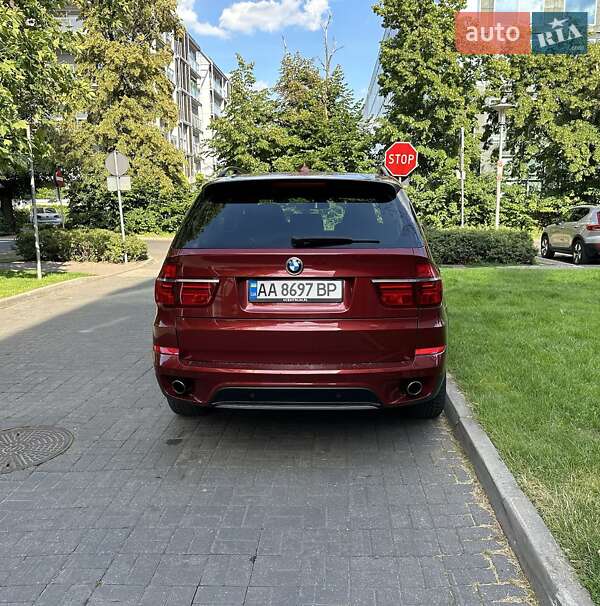 Позашляховик / Кросовер BMW X5 2013 в Києві