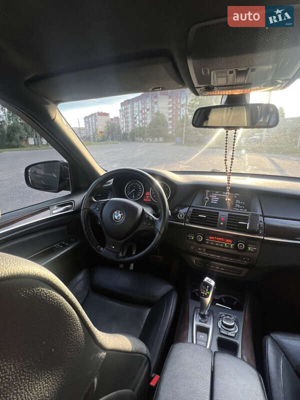 Позашляховик / Кросовер BMW X5 2010 в Звягелі фото 16 Позашляховик / Кросовер BMW X5 2010 в Звягелі