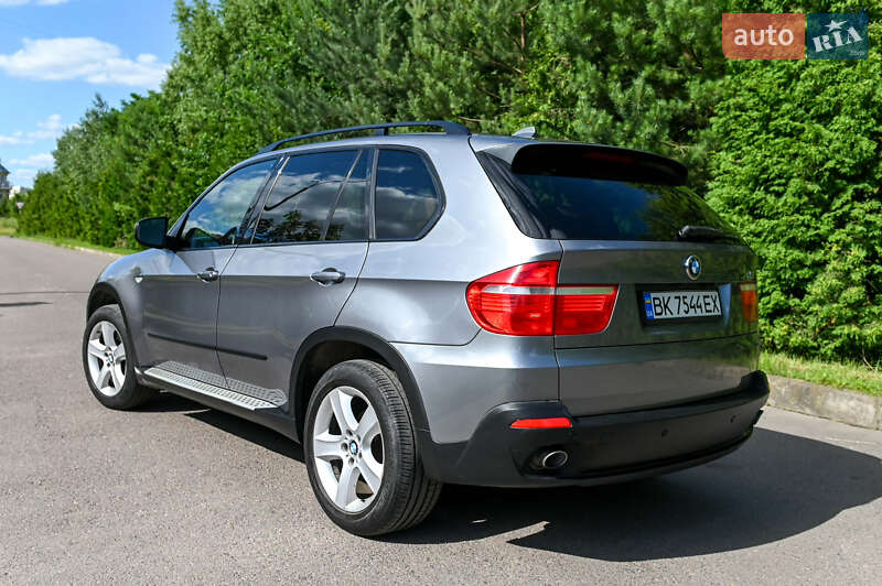 Позашляховик / Кросовер BMW X5 2009 в Рівному