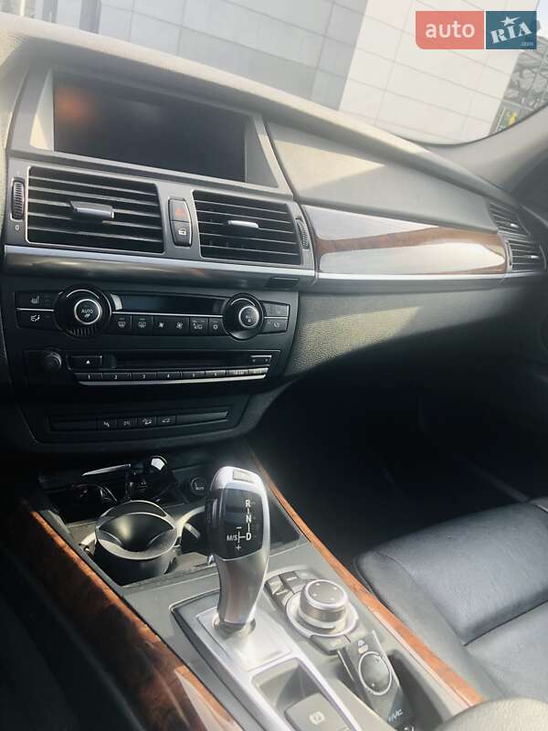 Позашляховик / Кросовер BMW X5 2011 в Львові