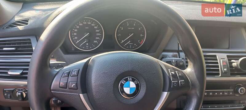 Внедорожник / Кроссовер BMW X5 2011 в Киеве