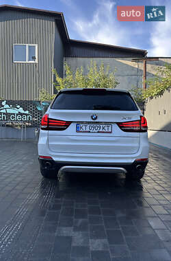 Позашляховик / Кросовер BMW X5 2014 в 
