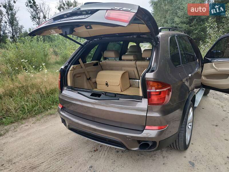 Позашляховик / Кросовер BMW X5 2013 в Вараші
