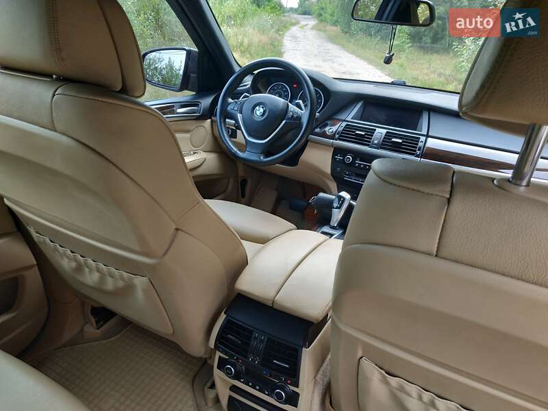 Позашляховик / Кросовер BMW X5 2013 в Вараші