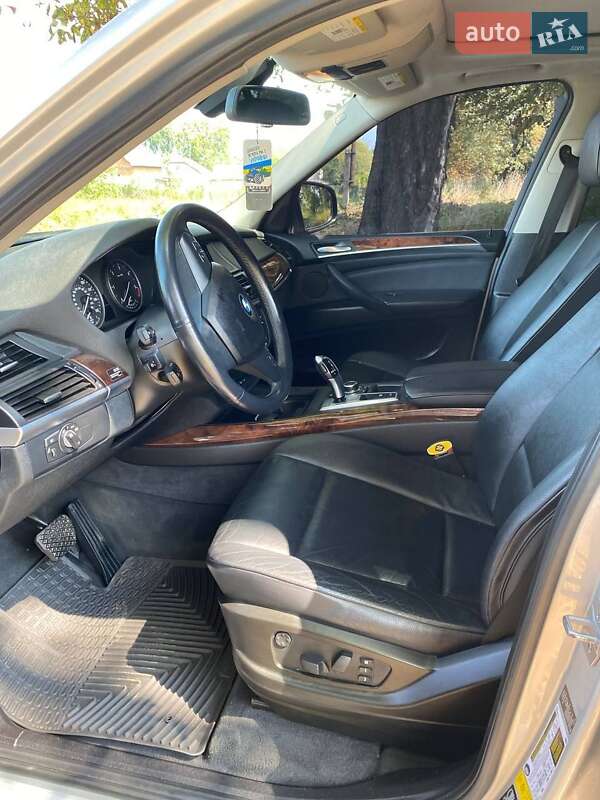 Внедорожник / Кроссовер BMW X5 2012 в Калуше