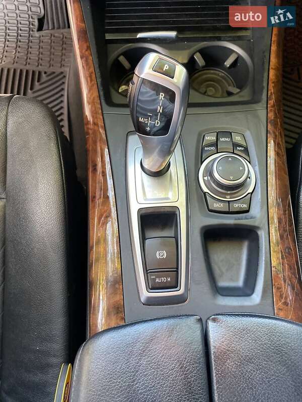 Внедорожник / Кроссовер BMW X5 2012 в Калуше