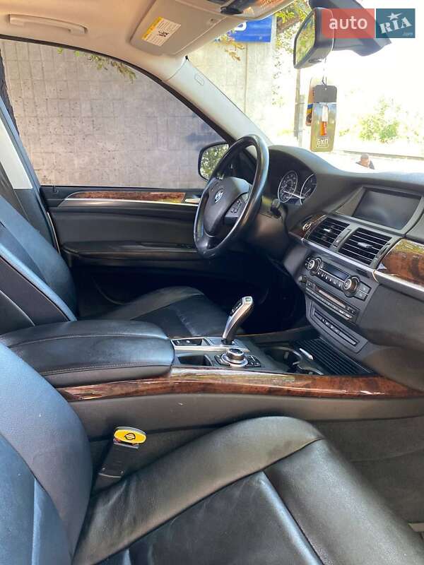 Внедорожник / Кроссовер BMW X5 2012 в Калуше