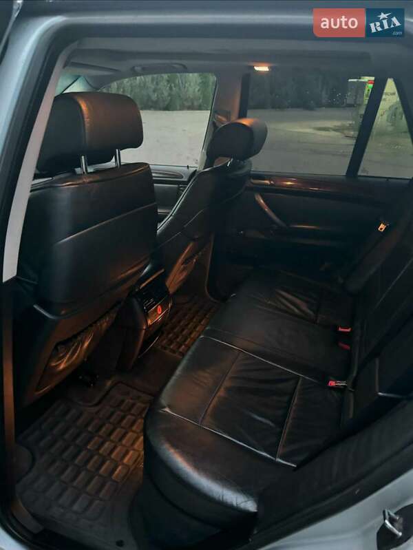 Внедорожник / Кроссовер BMW X5 2005 в Кицмани