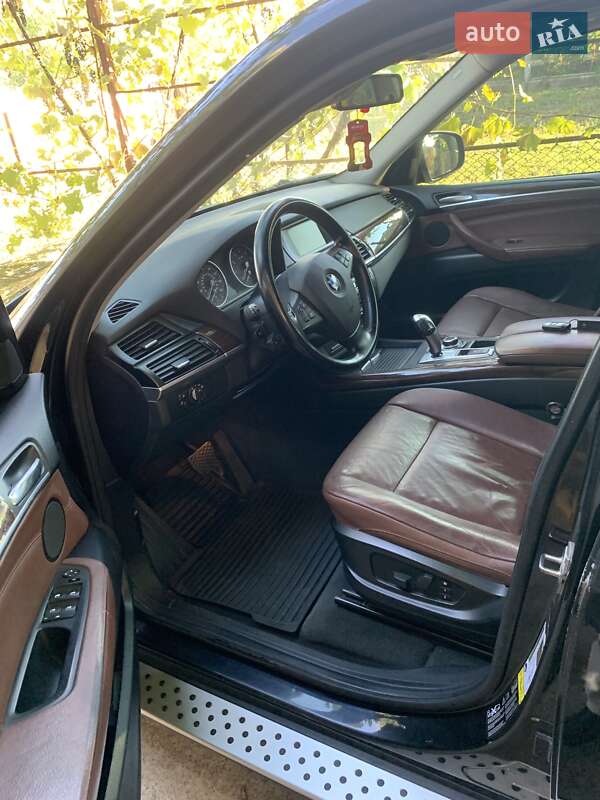 Внедорожник / Кроссовер BMW X5 2010 в Бобринце