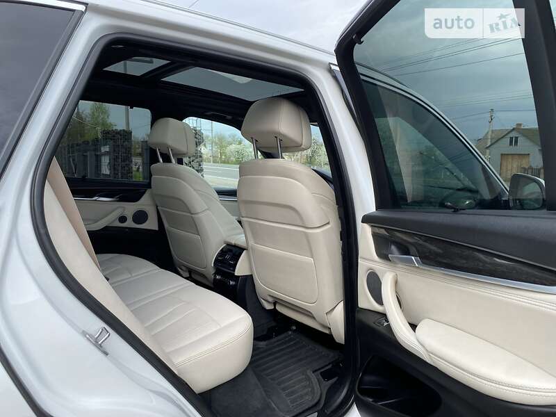 Позашляховик / Кросовер BMW X5 2017 в Луцьку
