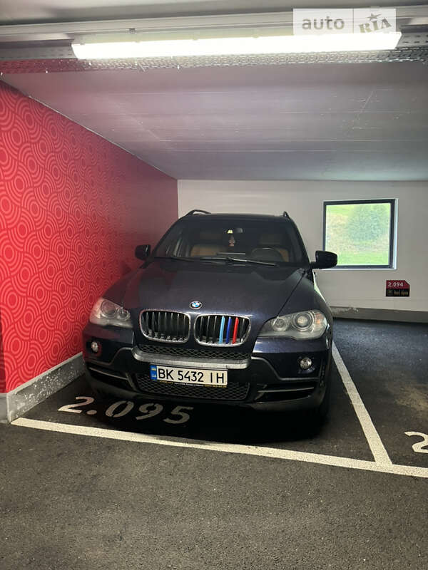 Позашляховик / Кросовер BMW X5 2009 в Рівному