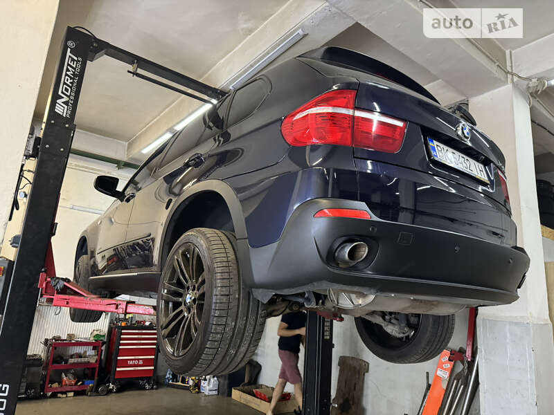 Позашляховик / Кросовер BMW X5 2009 в Рівному