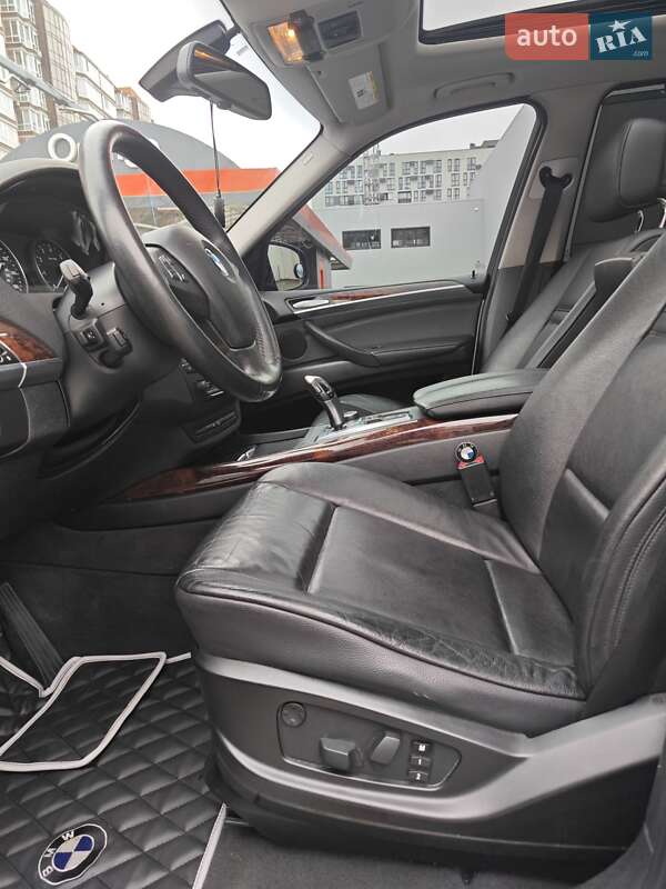 Позашляховик / Кросовер BMW X5 2010 в Львові