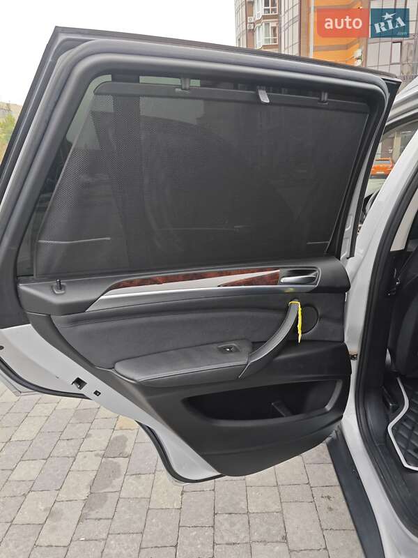 Позашляховик / Кросовер BMW X5 2010 в Львові
