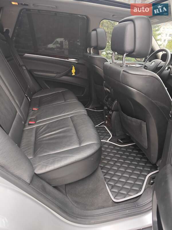 Позашляховик / Кросовер BMW X5 2010 в Львові