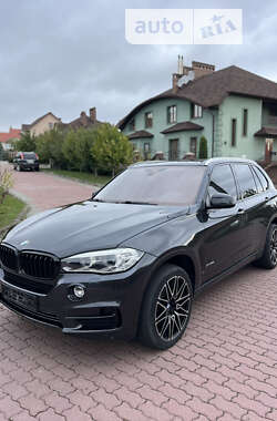 Позашляховик / Кросовер BMW X5 2014 в Чернівцях