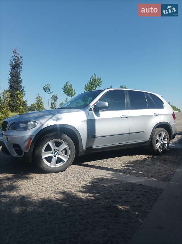 Позашляховик / Кросовер BMW X5 2011 в Синельниковому