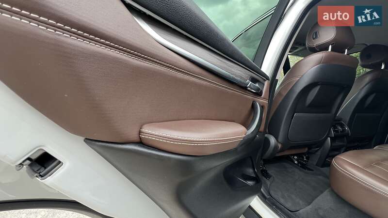 Внедорожник / Кроссовер BMW X5 2016 в Черкассах