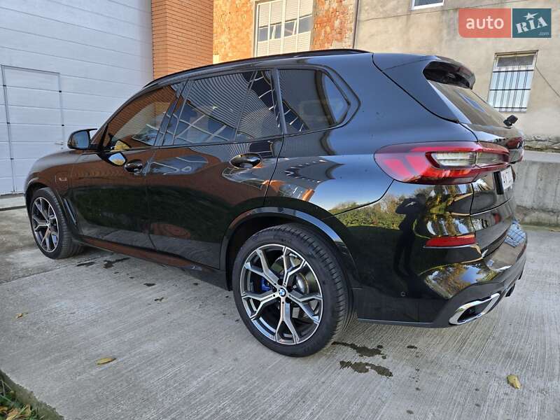 Позашляховик / Кросовер BMW X5 2022 в Чернівцях