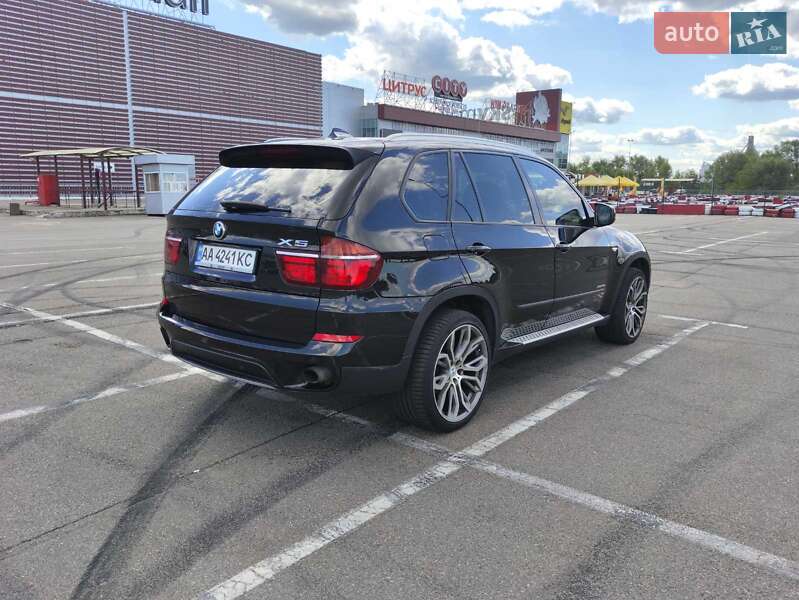 Внедорожник / Кроссовер BMW X5 2011 в Киеве