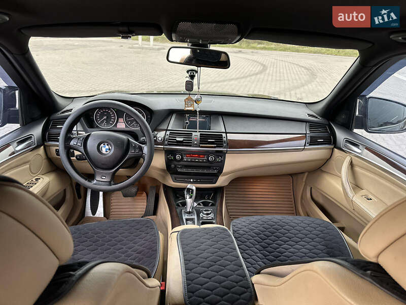 Позашляховик / Кросовер BMW X5 2010 в Львові