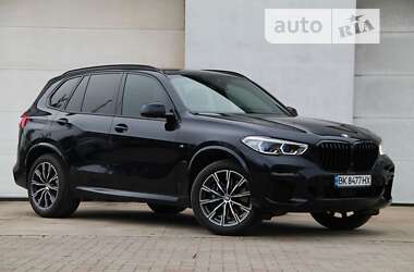 Внедорожник / Кроссовер BMW X5 2021 в Сарнах