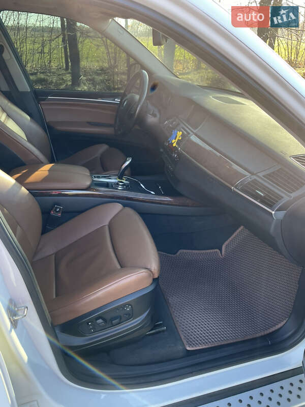 Внедорожник / Кроссовер BMW X5 2009 в Бершади