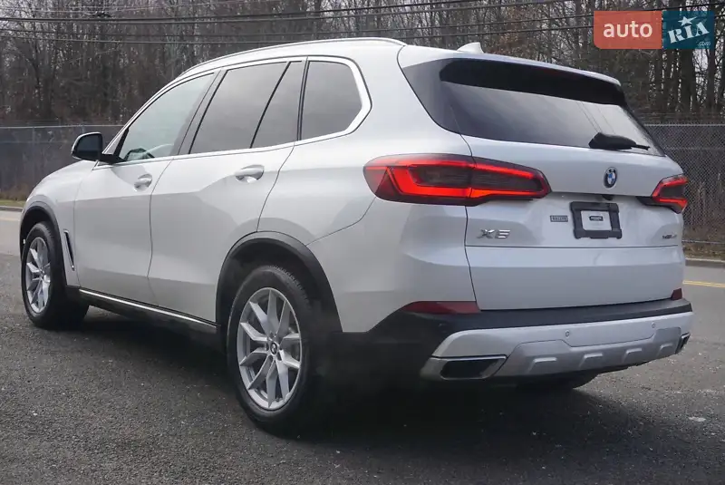 Позашляховик / Кросовер BMW X5 2018 в 