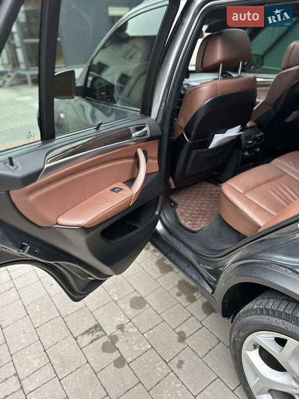 Внедорожник / Кроссовер BMW X5 2012 в Львове