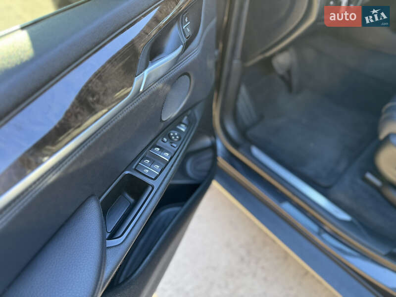 Внедорожник / Кроссовер BMW X5 2016 в Житомире