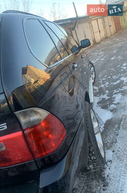 Внедорожник / Кроссовер BMW X5 2003 в 
