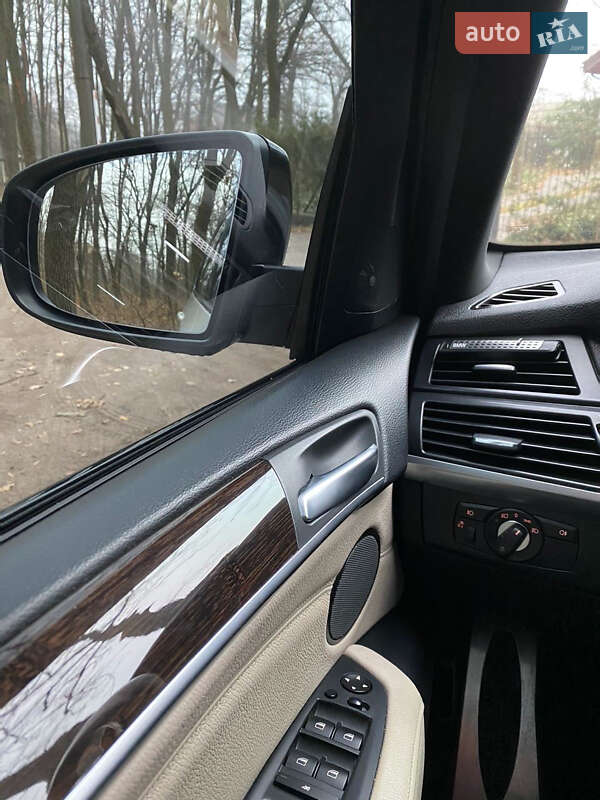 Позашляховик / Кросовер BMW X5 2011 в Києві