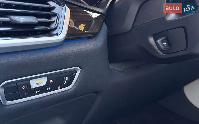 Позашляховик / Кросовер BMW X5 2022 в Чернівцях